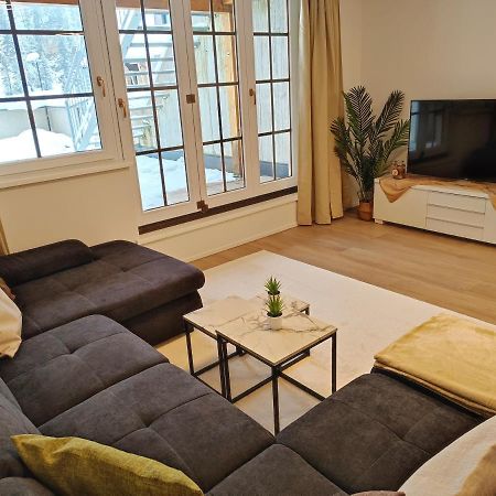 Modern Mountain Apartment - Free Parking & Sauna オーバータウエルン エクステリア 写真