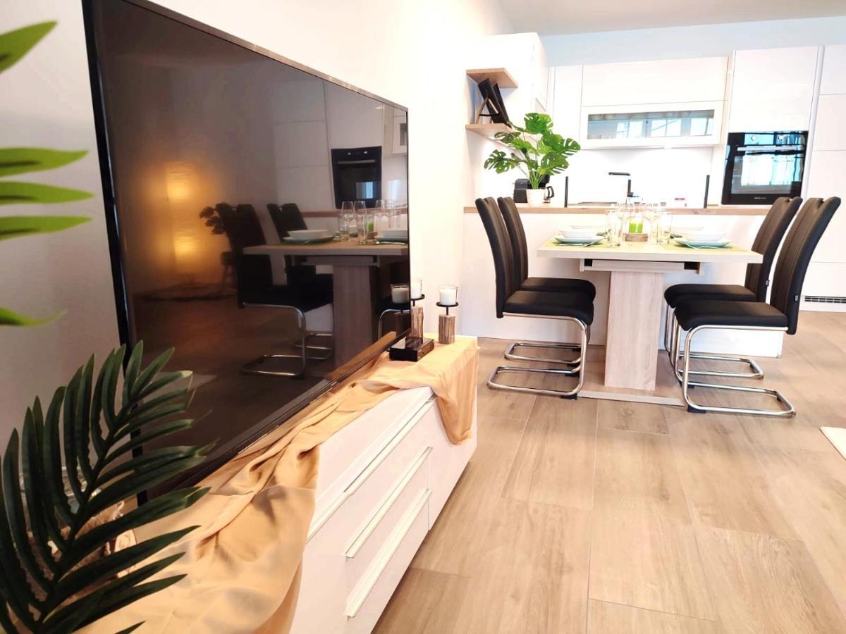 Modern Mountain Apartment - Free Parking & Sauna オーバータウエルン エクステリア 写真