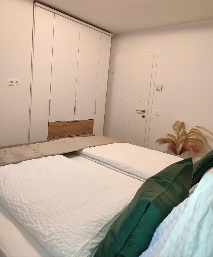 Modern Mountain Apartment - Free Parking & Sauna オーバータウエルン エクステリア 写真